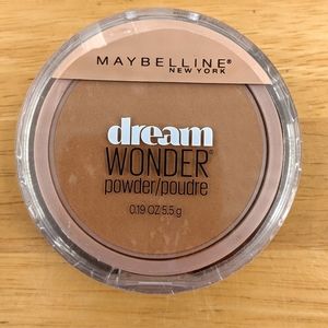 MAYBELLINE NEW YORK Dream Wonder Powder Makeup 95